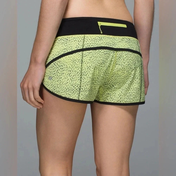 Lululemon Run: Speed Short 4-way Stretch
Dottie Dash Clarity Yellow Black - Picture 2 of 8